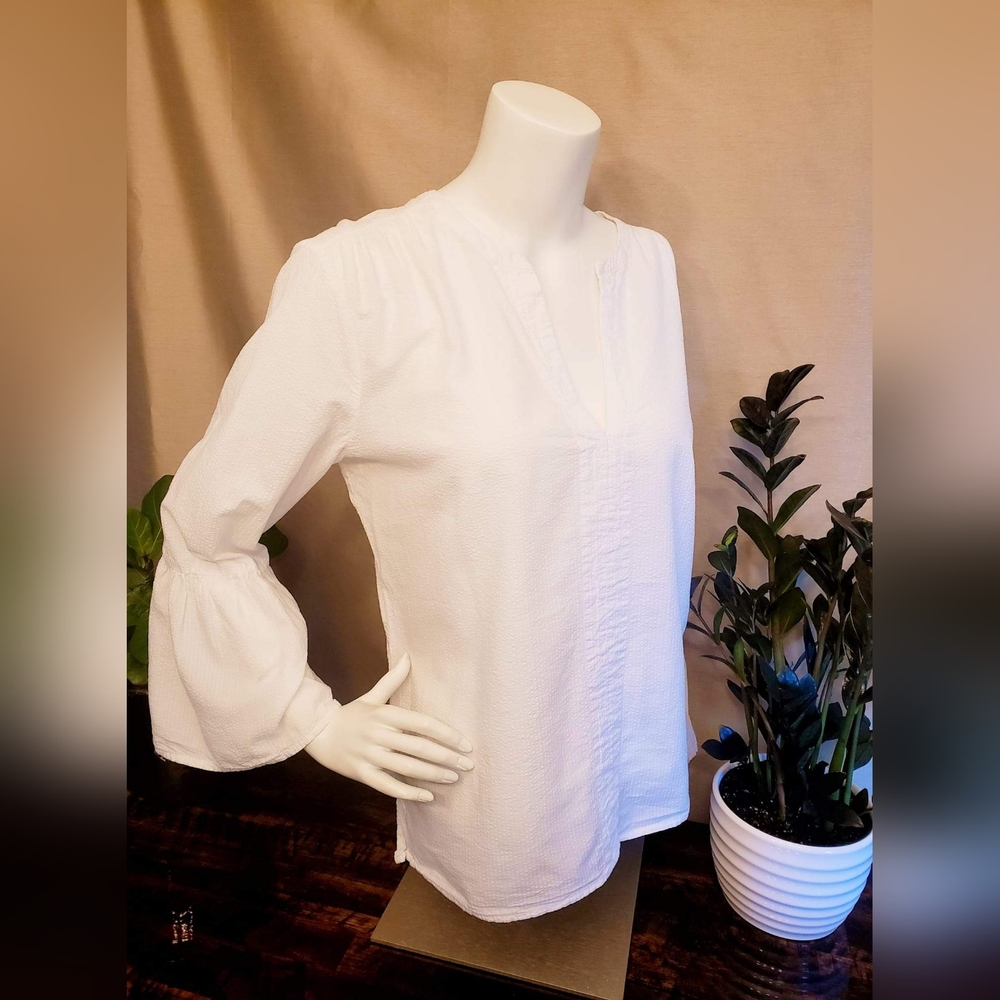 Bell sleeve top